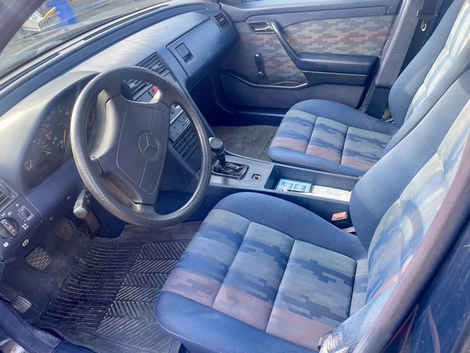MERCEDES-BENZ C-Class 0 — imagine 3