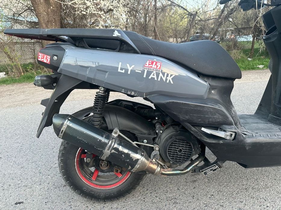 Продам мопед танк лия