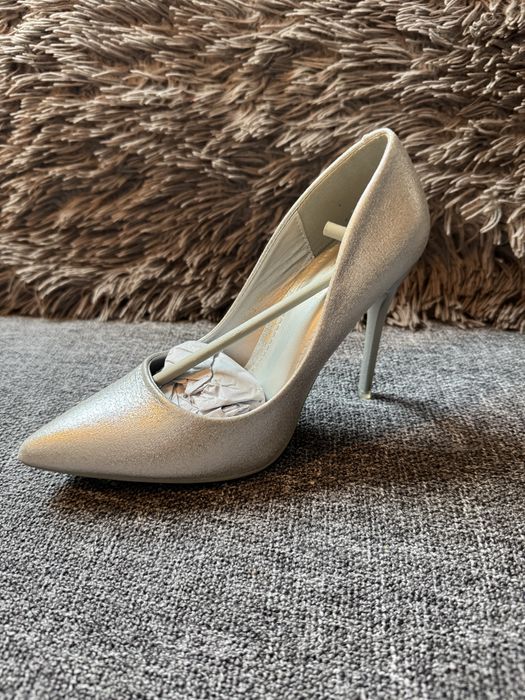 Vand pantofi dama cu toc stiletto, marimea 36