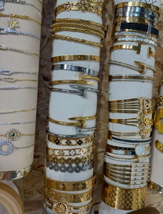 Bratari cartier si inele