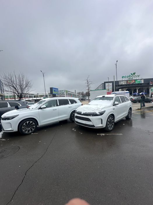 Aito m7 ideal holatda oilaviy krasover