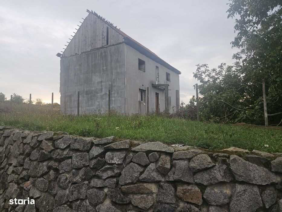 De vânzare casă în Cetariu