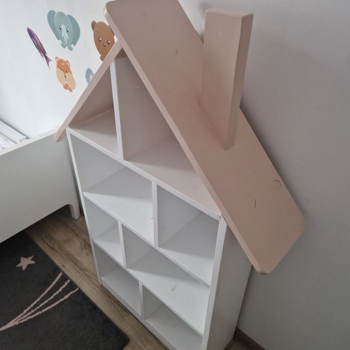Căsuța de lemn pentru papusi/jucarii/carti
