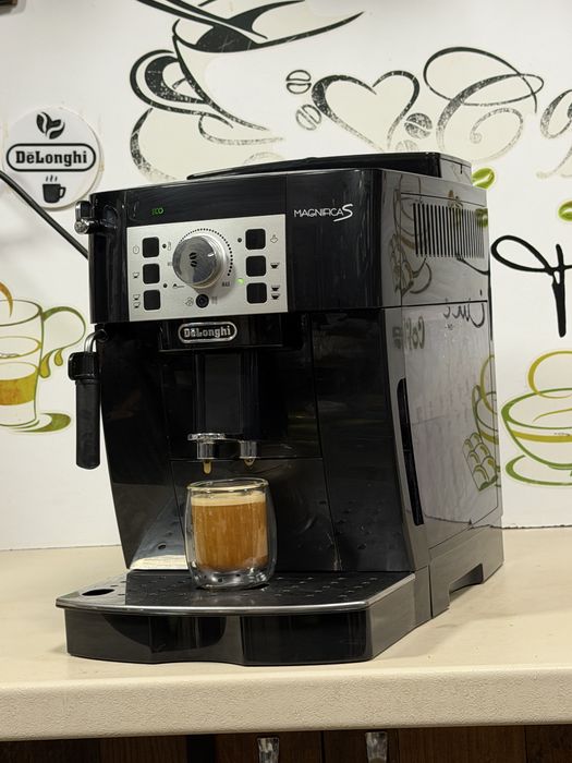 Кафемашина кафе автомат delonghi magnifica S с гаранция