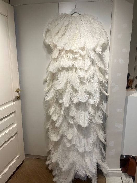 Прокат накидки из страусинных перьев