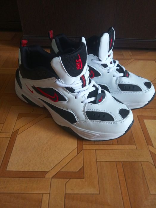 Летние кроссовки