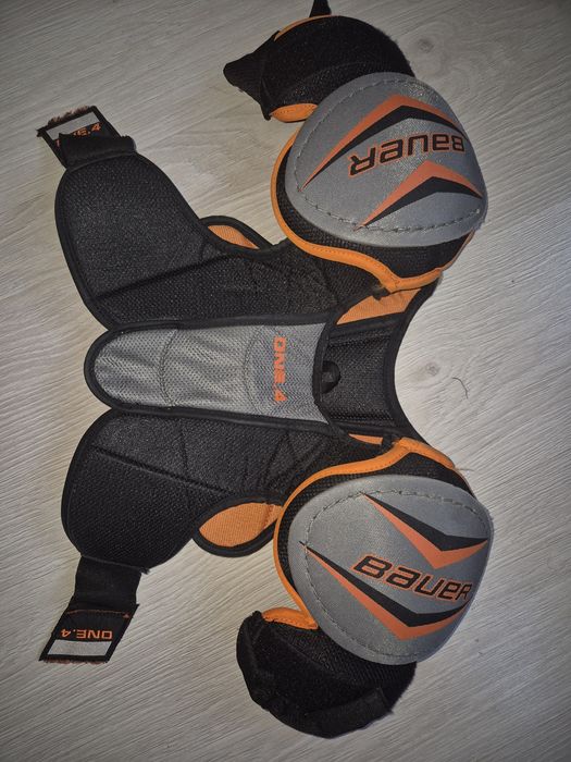 Продам нагрудник детский Bauer 90-110 см