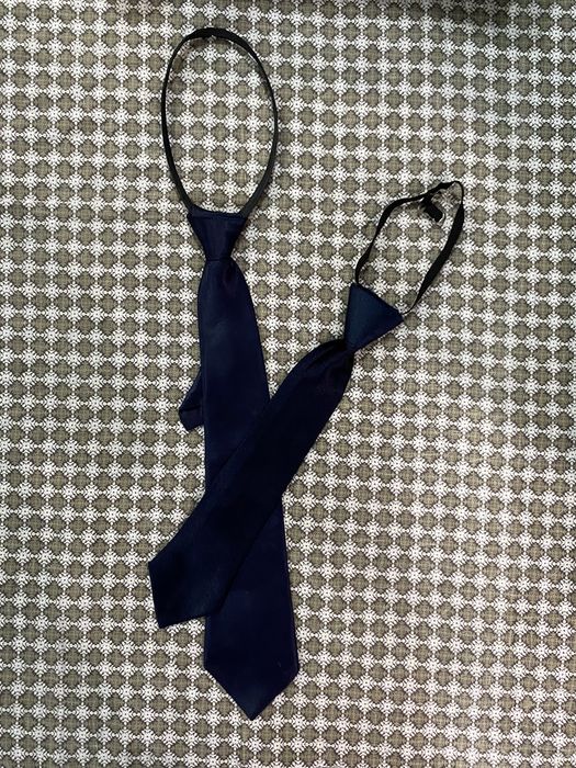 Продам Школьные рубашки и галстуки.