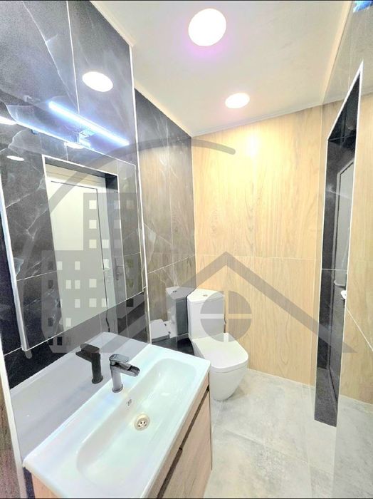 Продава се Тристаен апартамент в Варна, Бриз - 108 кв.м за 1180 €/кв.м - Снимка #12