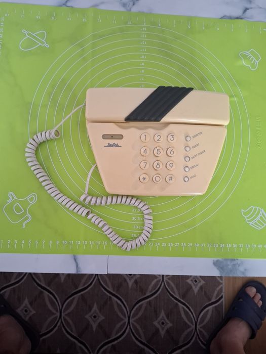 Стационарни телефони