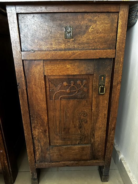 Антикварни стоки