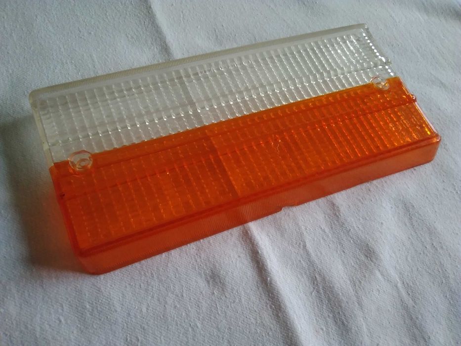 Продавам стъкло на задна светлина / мигач за Iveco