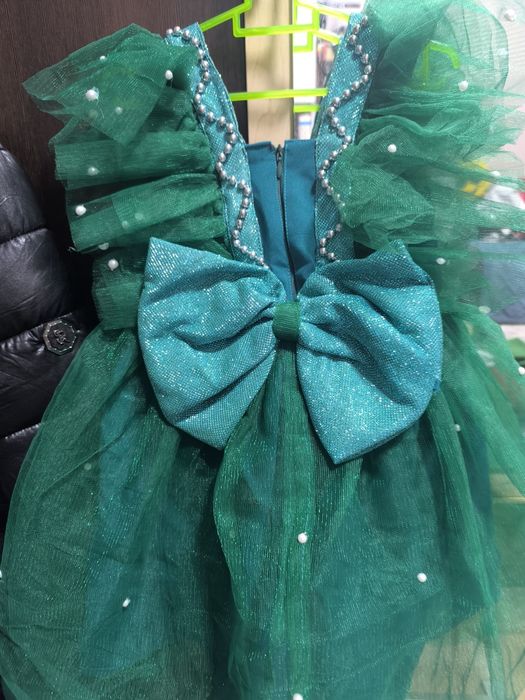 Продам платье ёлка 3.4годика