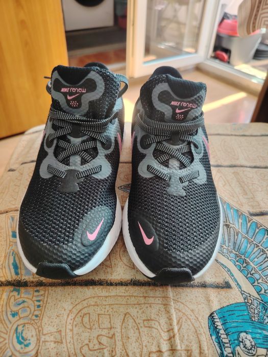 Vînd adidași damă Nike mărimea 39 noi fără etichetă!!
