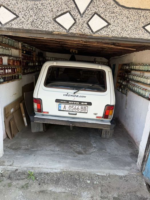 Продавам Лада Нива 1.7