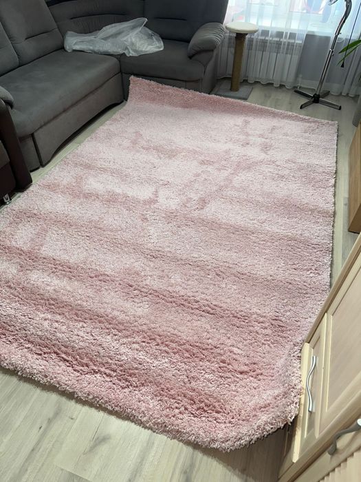 Срочно продам три  ковра травка