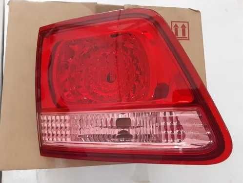 Фонарь крышка багажник на Toyota Fortuner 04-08/Тойота Фортунер 04-08