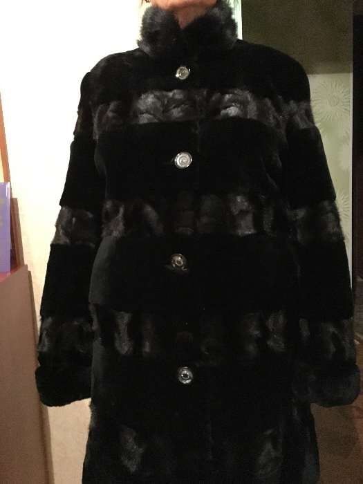Продам шубу женскую