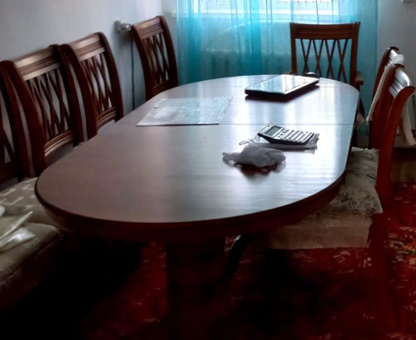 Продам стол малазийский