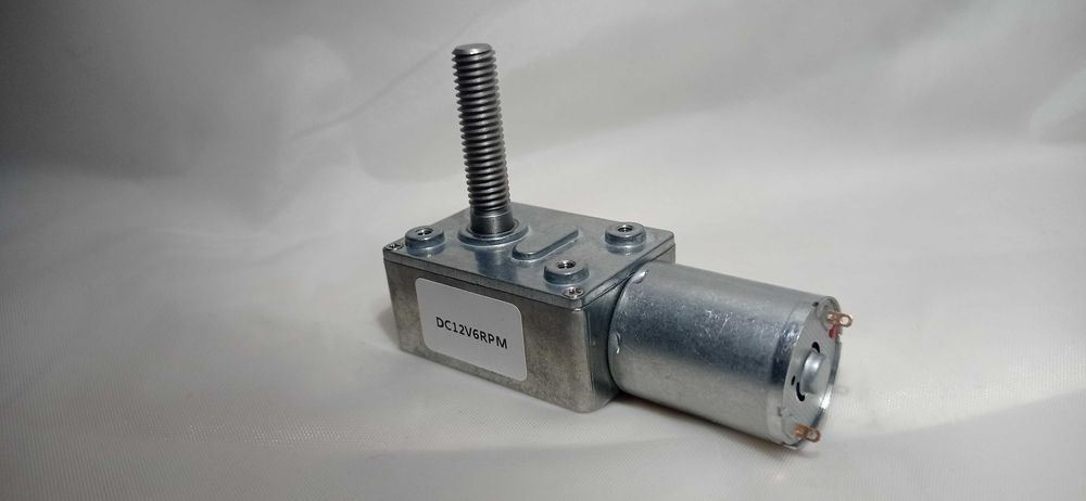 Продам моторчик шаговый с кронштейном