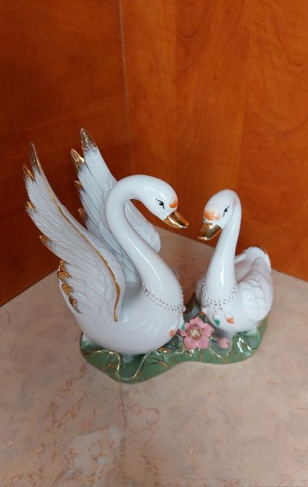 Керамични фигури - лебеди