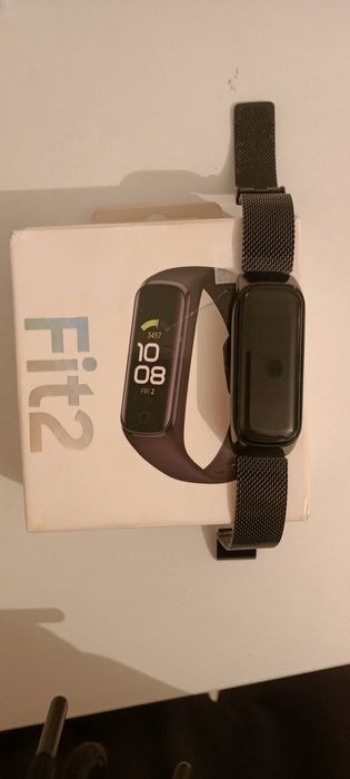 Смарт часы-браслет за 8 000