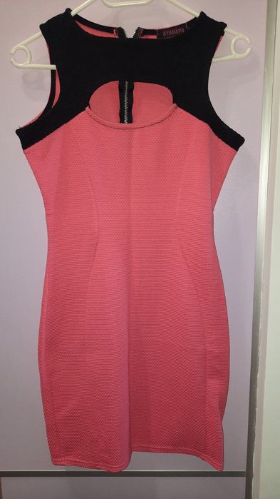 Къса рокля цвят диня