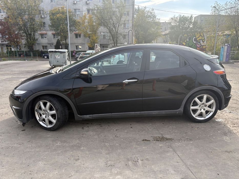 Honda Civic Honda Civic MK8 Hatchback 1.8 i-VTEC i-Shift – 2008  * An fabricație: