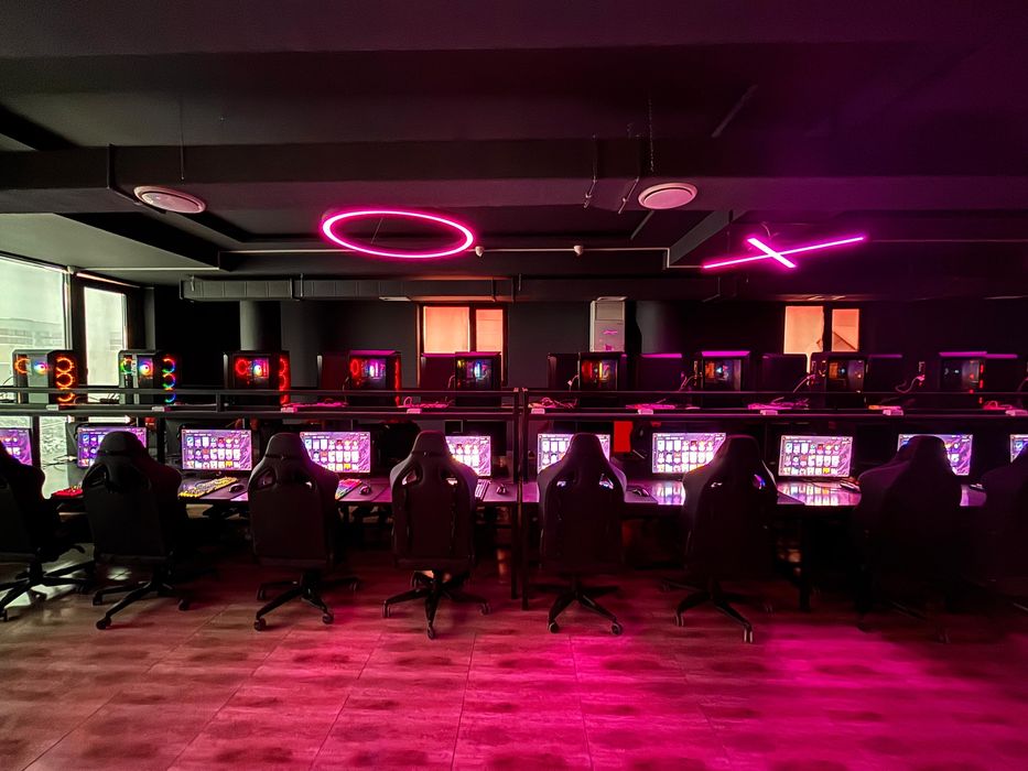 20 компьютеров для игротеки