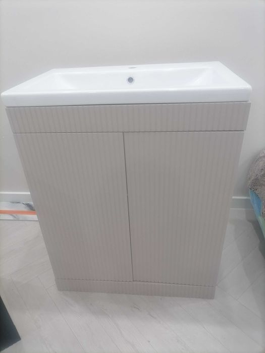 Продам новый МДФ гарнитур для ванны