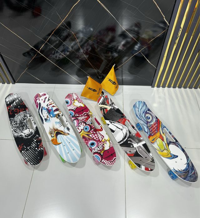 Скейтборд с ручкой и граффити расцветкой Пенниборд  СВЕТЯЩИЕСЯ Колёса