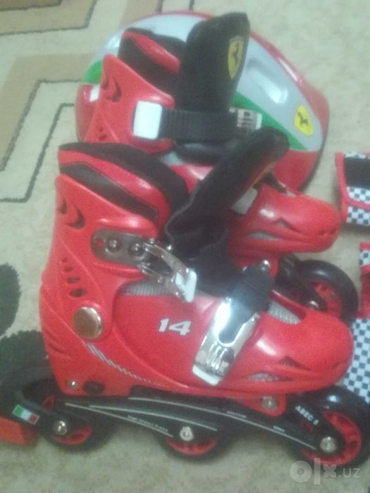 Продам детский Роликовый коньки Ferrari