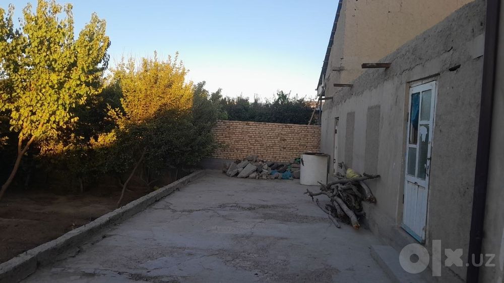 4 sotix Hovli sotiladi