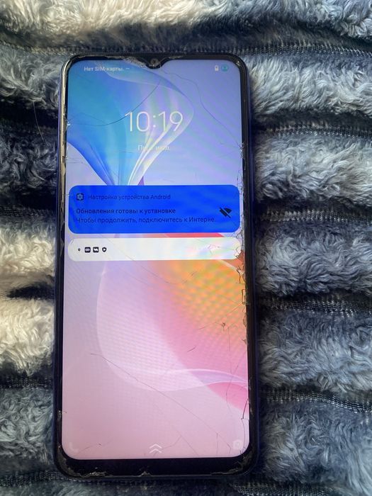 Продам телефон vivo Y21