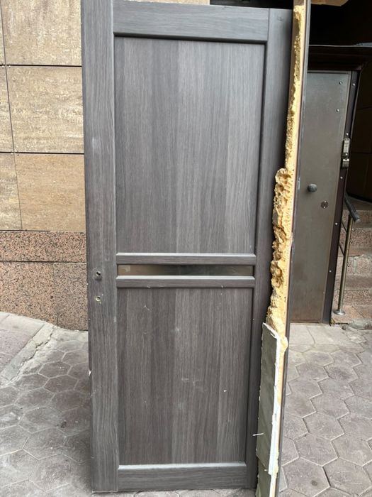 Продам двери дерево