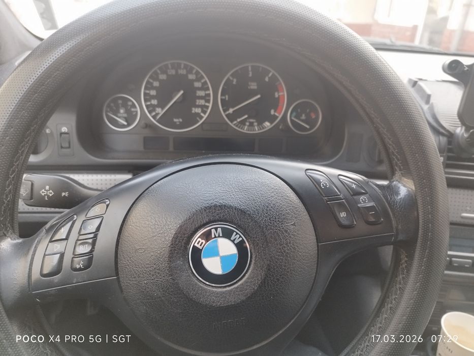 Лек автомобил БМВ е39 комби