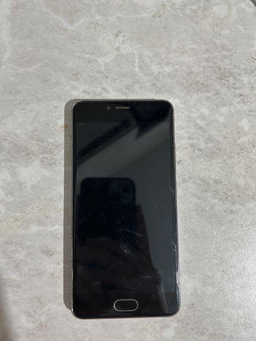 Телефон Meizu старейньки