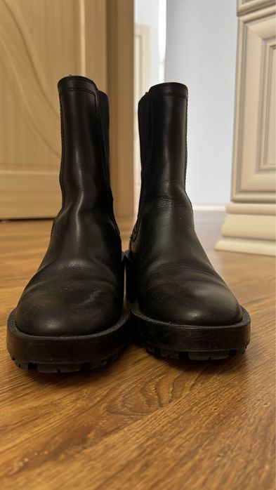 Продам кожаные сапоги Massimo Dutti 35 размер