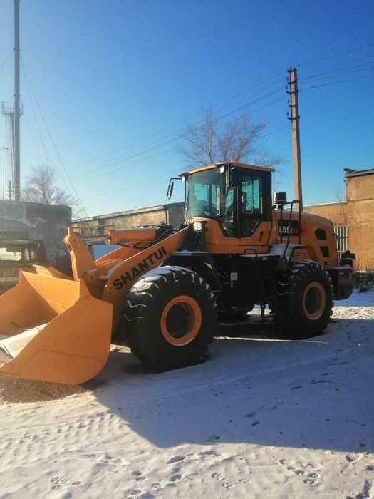 Погрузчик 5.5 тонн услуги . В аренду.