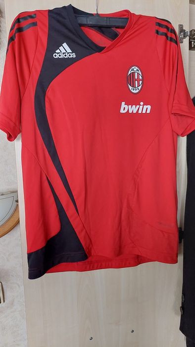 Фланелка на Милан