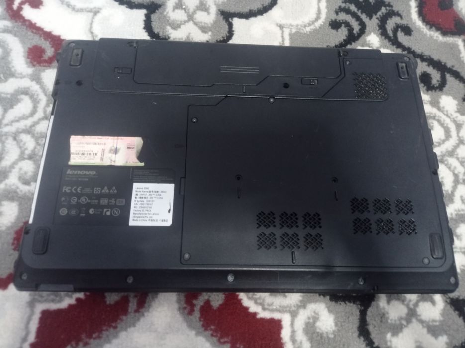Lenovo noutbuk sotiladi