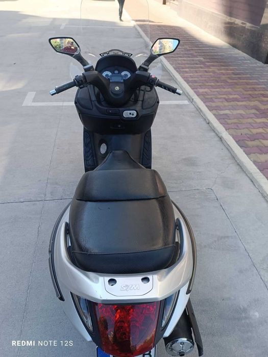 Продавам скутер SYM 250 кубика четиритактов