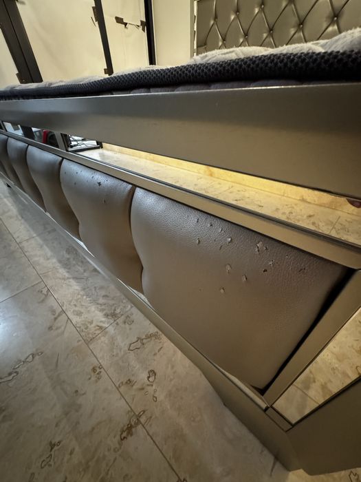 JOLEEN Pat/ Mobexpert, 194x204cm, somieră inclusă + 2 noptiere