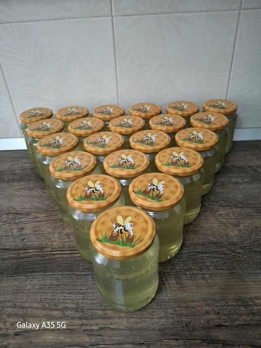 Vând miere de salcâm  100 % naturală