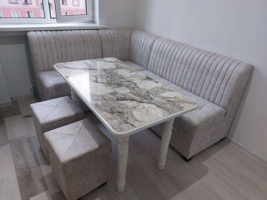 Ugaloklar kuxinni Stoli bilan 2*1.60 sm