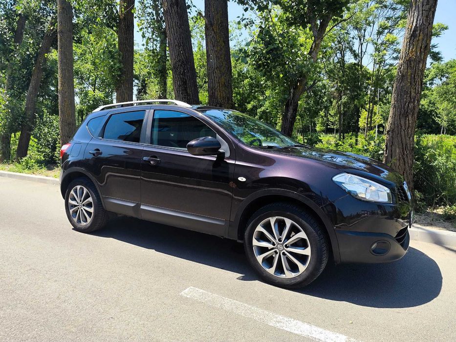 Vand Nissan Qashqai, 1.6 benzina, 114 cp, manual 5+1, panoramic