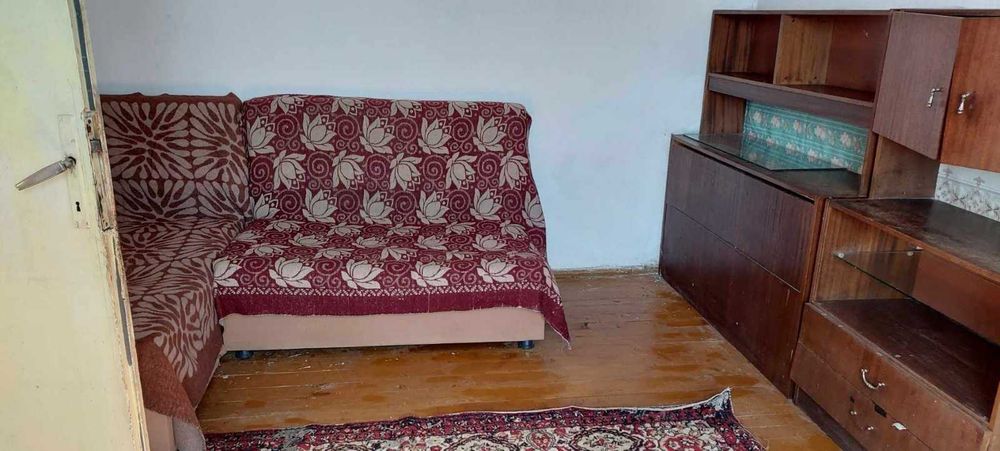 Къща с двор в с. Павел, общ. Полски Тръмбеш