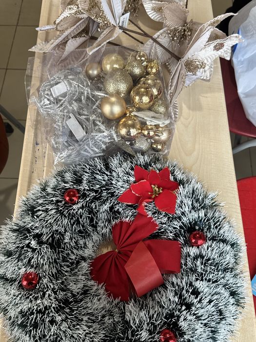 Ёлка и в подарок игрушки