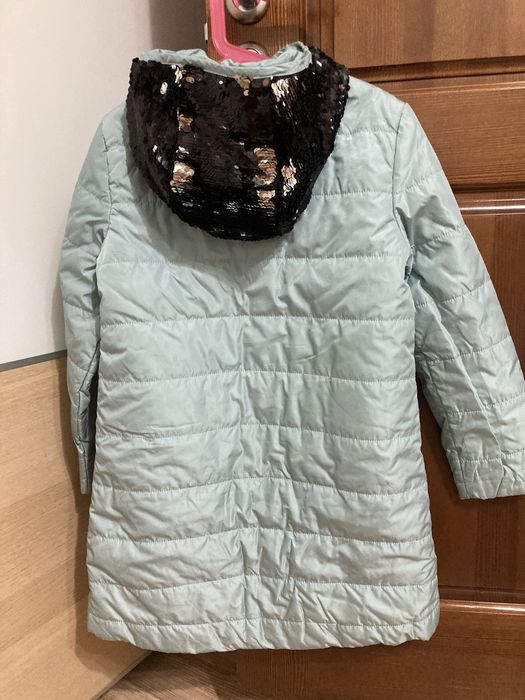 Продам куртки для девочек