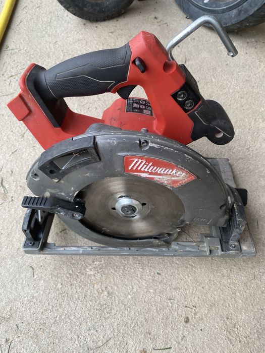 Vand circular Milwaukee